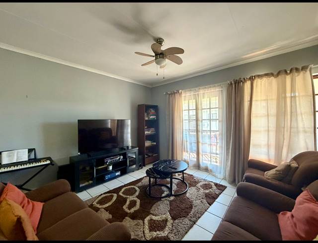 2 BEDROOM FLAT FOR SALE IN ARBORETUM
